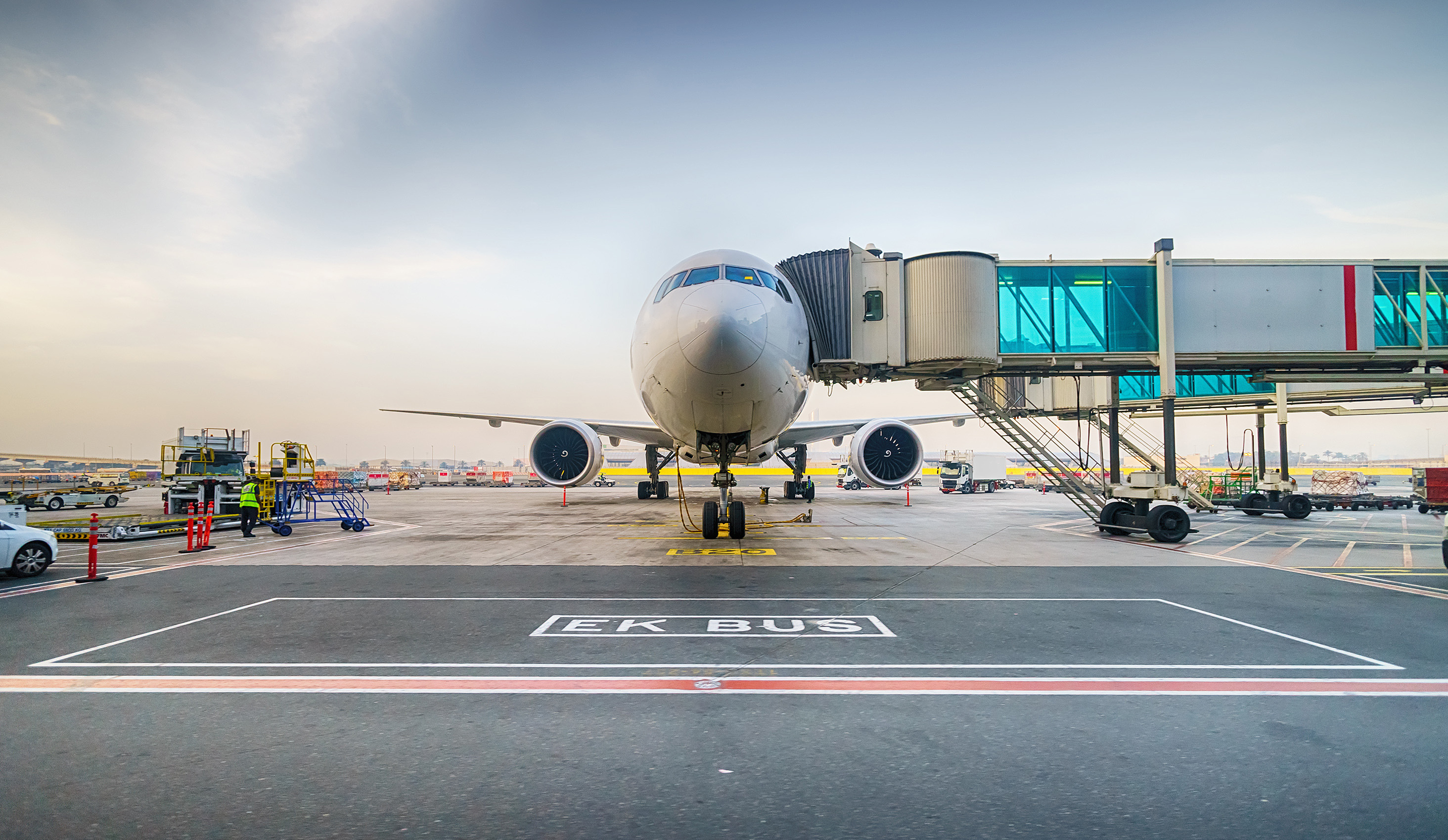 Dubai Airport Unveils World’s First Airbus A-380 Concourse A