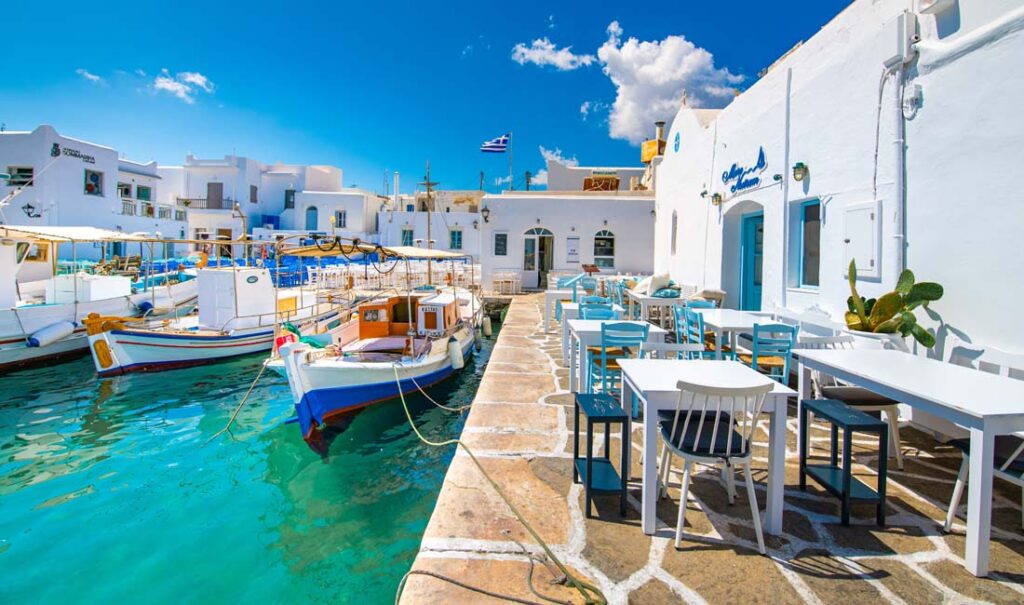 Island hopping in Greece - Paros Island