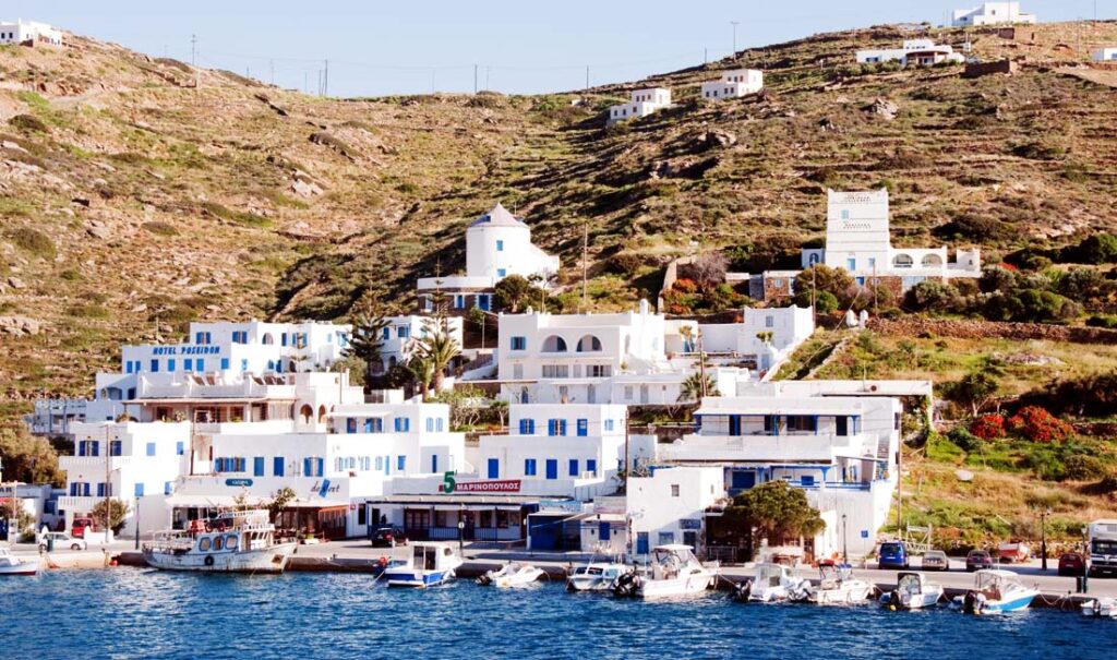 Island hopping in Greece - Ios Island