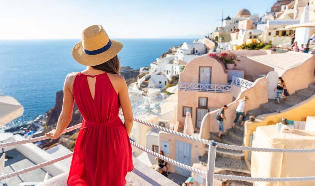 Island hopping in Greece - Santorini Island